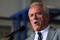 اعتراف وزیر بهداشت آمریکا به مصرف مواد مخدر