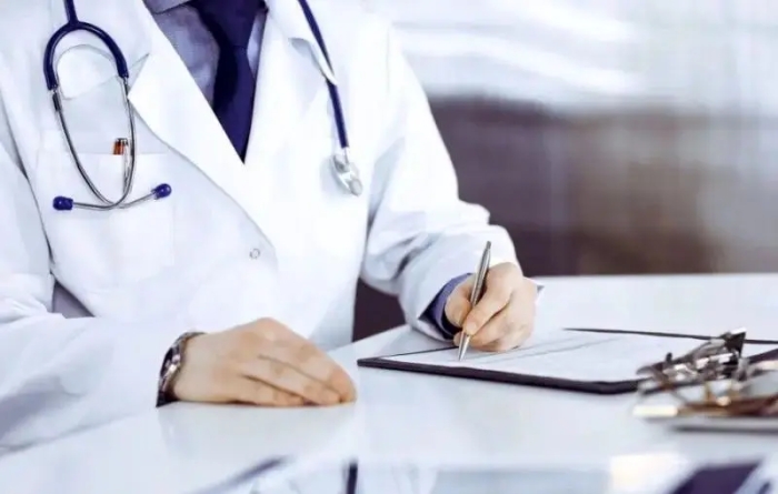 آزادی 11 نفر از بازداشت‌شدگان حوزه سلامت