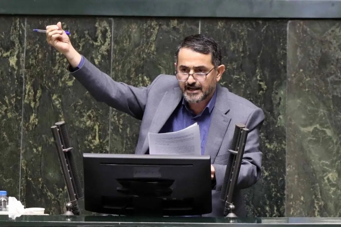 عضو کمیسیون امنیت ملی مجلس : ترامپ به ما حسادت می‌کند/ موشک خرمشهر حساب ناوهای لینکلن و فورد را می‌رسد