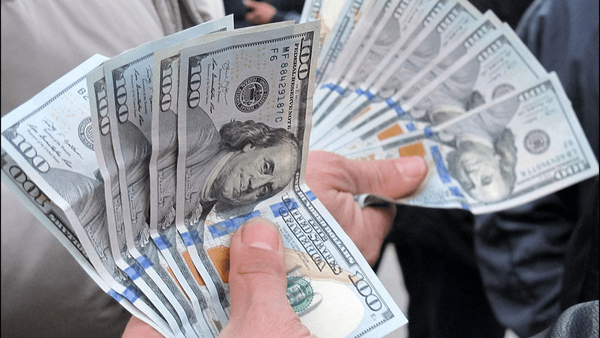 جدیدترین قیمت دلار در میانه ثبات رسمی و نوسان بازار آزاد