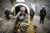 کوچ معدن‌کاران به کشورهای همسایه‌