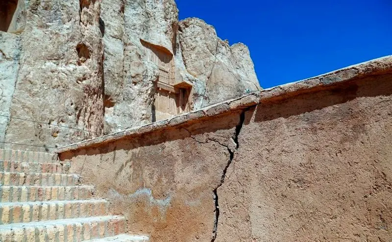 نقش رستم کعبه زرتشت