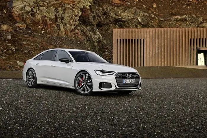 آئودی A6؛ سدانی لوکس برای آنها که بنز و بی‌ام‌و نمی‌خواهند!