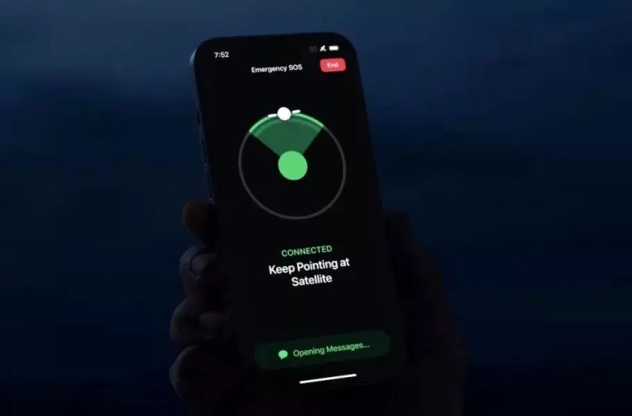 تماس ماهواره‌ای آیفون جان 6 اسکی‌باز را نجات داد