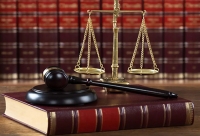 اعتراض یک حقوقدان/ آقایان قانون اساسی قابل تعلیق نیست