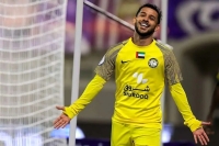 قاب پدر و پسری مهدی قایدی پای برج‌العرب +عکس