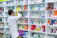 رییس کمیسیون بهداشت مجلس: افزایش قیمت‌ داروها منطقی نیست