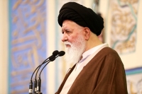 علم الهدی: عزت امروز ایران نتیجه استقامت ملت است