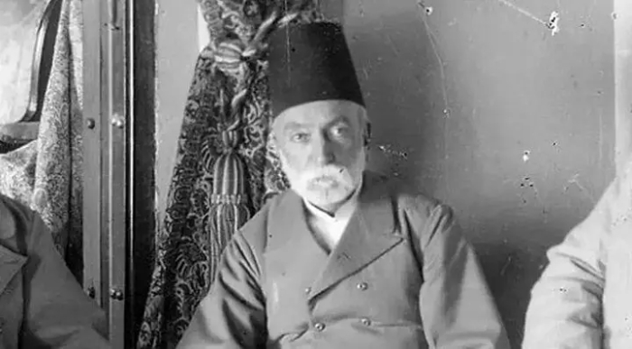 ناصرالدین شاه در یک مهمانی لوکس قجری؛ تصویررنگی که تا حالا ندیدید