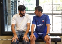کشتی گیری که بعد از چند ماه غیبت آفتابی شد/ استقبال گرم از علیرضا نجاتی در خانه کشتی