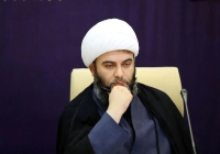 قمی: با لکنت میدان را دودستی به دشمن واگذار می‌کنیم!