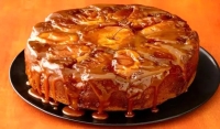 طرز تهیه کیک سیب ایتالیایی با بافتی نرم و اسفنجی