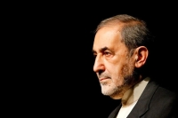 ولایتی هشدار داد: ادامه حماقت‌ها، دو تنگه را وارد موازنه ضابطه‌مند می‌کند
