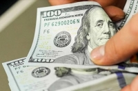 خبر انتقال 3 میلیارد دلار از امارات به ایران کذب است