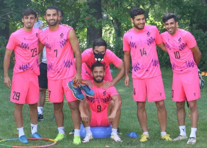 شروع مربیگری مهاجم سابق استقلال مقابل هزاران تماشاگر!