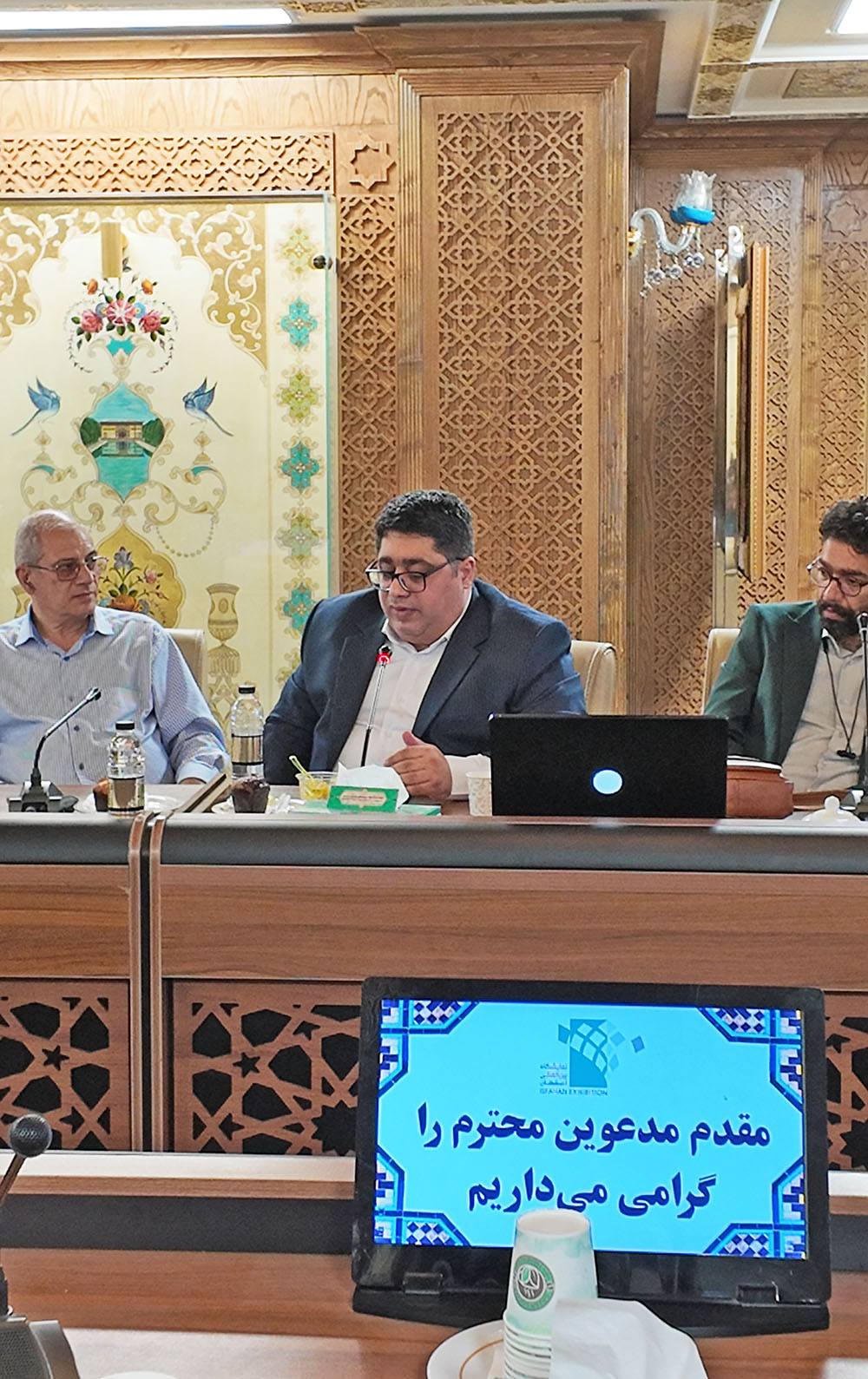 پوستر نوزدهمین نمایشگاه طلا و جواهر اصفهان رونمایی شد+ تصاویر