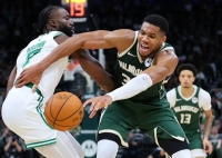 سرنوشت یانیس و براون بهم گره خورد:  انفجار بمب‌های زنجیره‌ای نقل و انتقالات NBA
