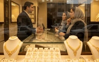 پیش‌بینی قیمت طلا در هفته آخر خرداد 1405؛ سقوط دلار با طلا چه می‌کند؟