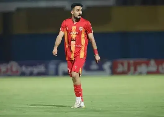 جلسه مثبت بین رزاق و باشگاه؛/ رد پیشنهاد پرسپولیس: مدافع فولاد ماندنی است!
