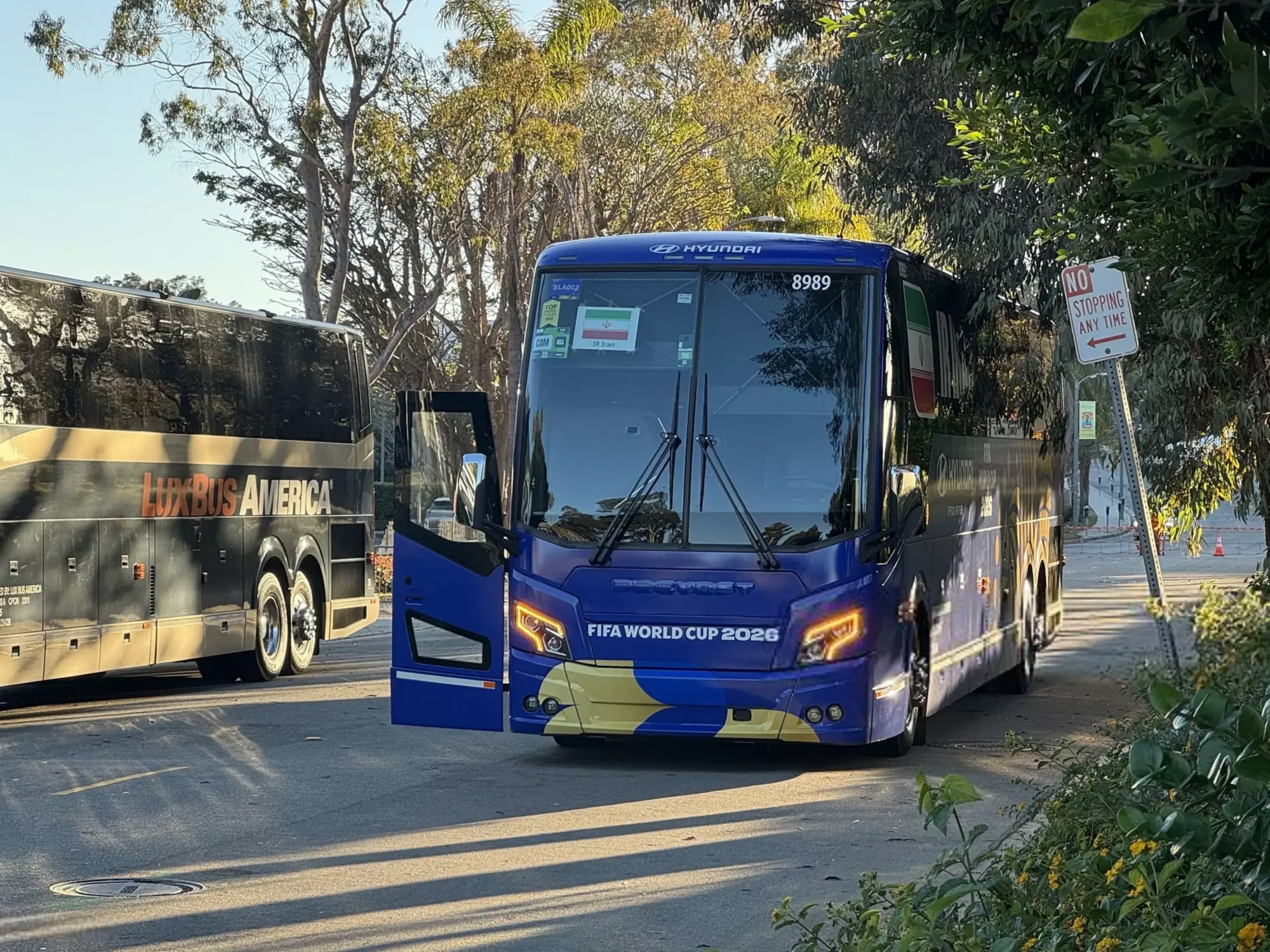 2484570