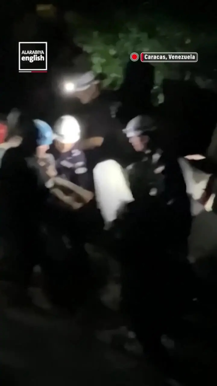 نجات یک کودک از زیر آوار شش روز پس از زلزله ونزوئلا