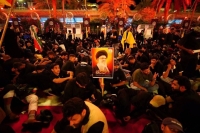 اقامه نماز بر پیکر امام شهید امت در حرم سیدالشهدا (ع) /آخرین وداع با پیکر رهبر شهید در حرم حضرت ابوالفضل (ع)