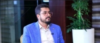 پیام سفیر یمن از مراسم تشییع رهبر شهید؛ آغاز افول آمریکا و اسراییل