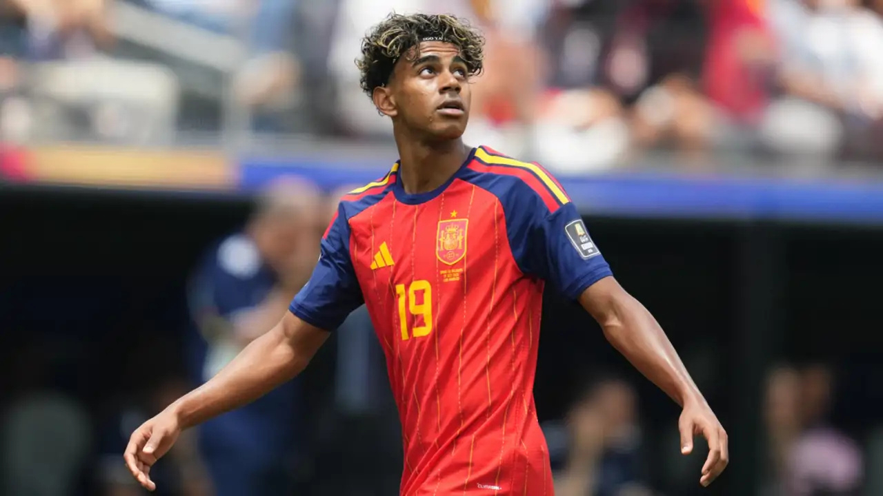 2493342
