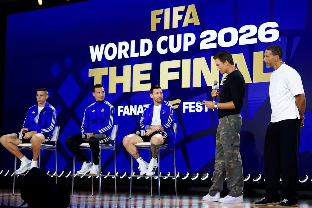2495113