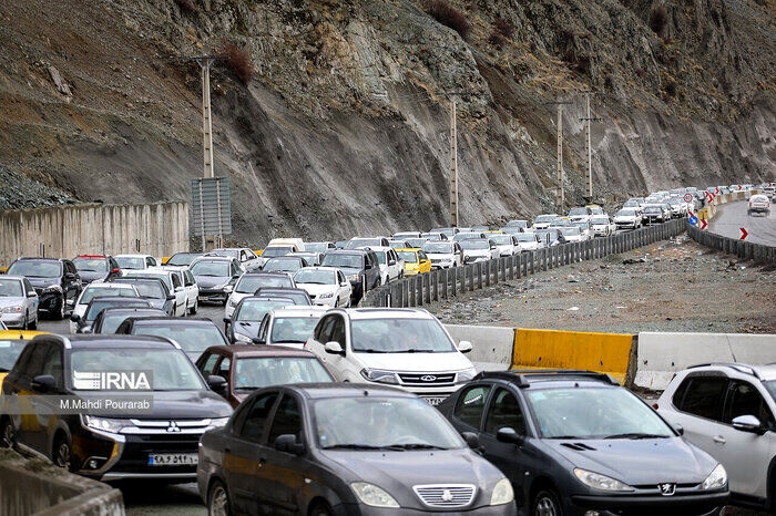 ترافیک خودرویی در جاده چالوس سنگین شد