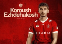 کوروش بدون تمرین وارد بازی شد؛/ نواده شکارچیان اژدها در پیراهن پرسپولیس (عکس)