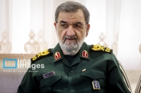 محسن رضایی: در شیوه جنگ حتما تحول خواهیم داشت