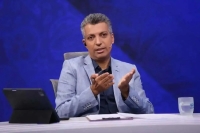 تصویری متفاوت از تولد 52 سالگی عادل فردوسی‌پور
