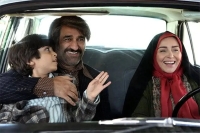 ژاله صامتی، بازیگر سریال زیرخاکی، با استایل اسپرت در 54 سالگی دلبری کرد!